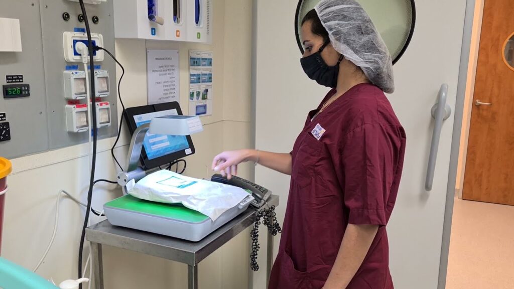 Computer vision in healthcare recognizes image and AI technology enable efficient nurse documentation at the point of care